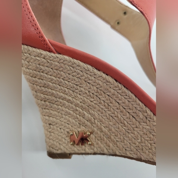 Michael Kors Coral Leather Wedge Sandals Size 8.5 - Picture 5 of 5